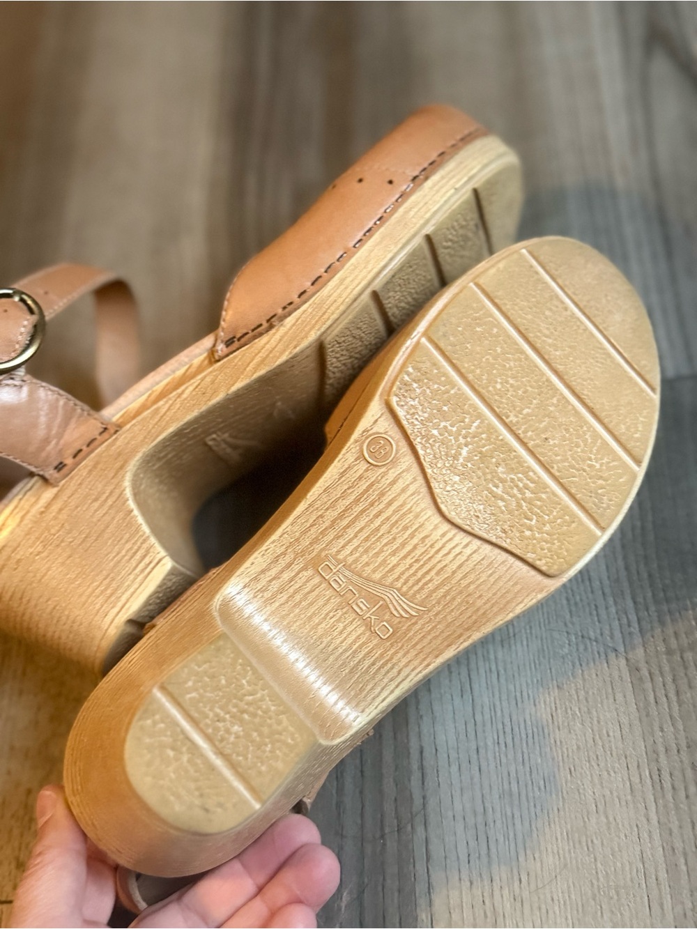 Dansko Women's Tan Leather Slingback Clogs - Picture 4 of 4
